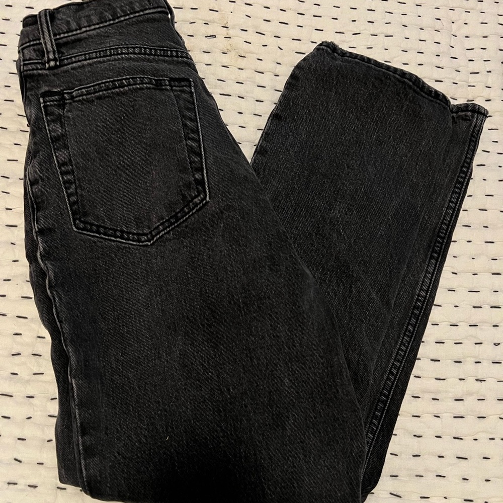 Abercrombie 90s Straight Ultra High Rise- 26